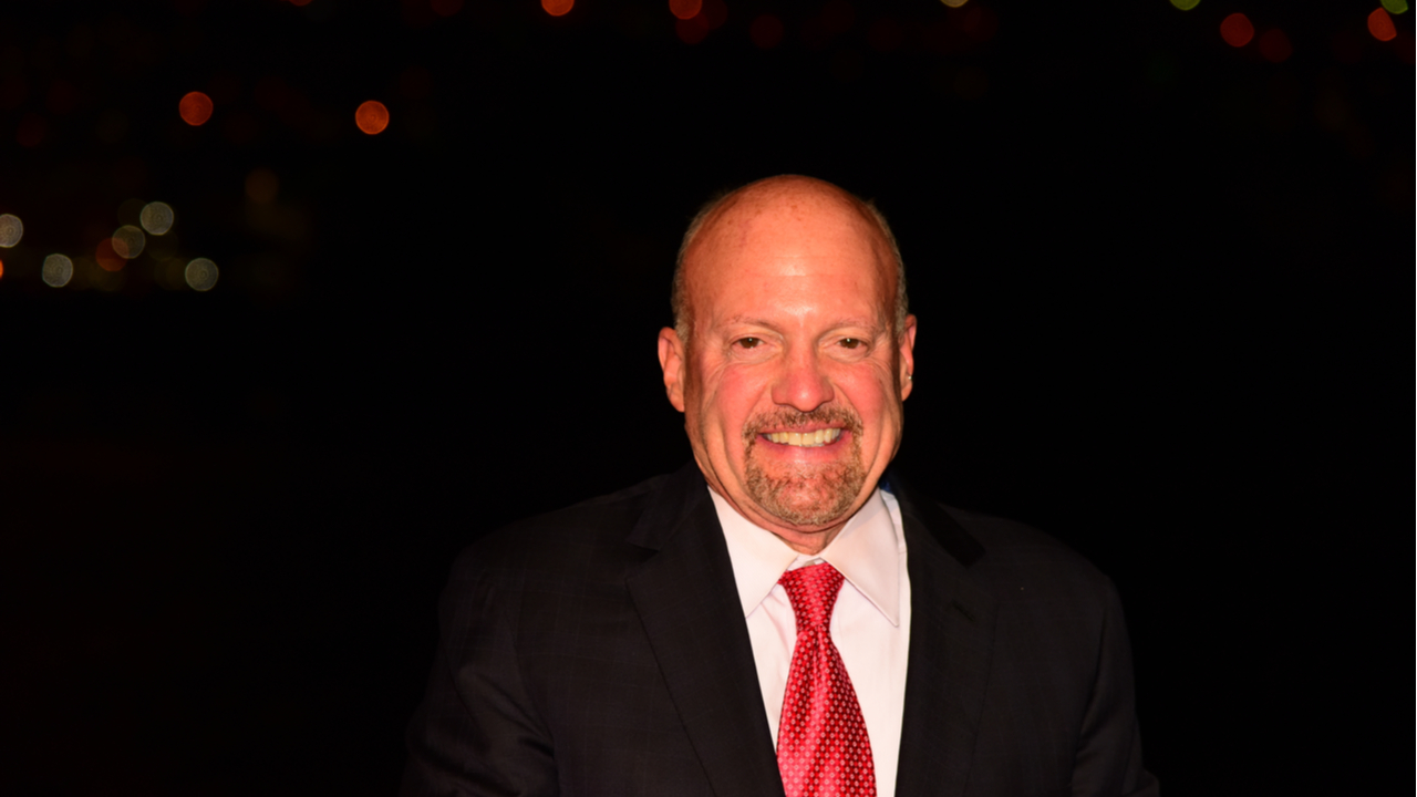 股票专家吉姆·克莱默(Jim Cramer)认为加密货币崩溃将使股市受益 股票专家吉姆·克莱默(Jim Cramer)认为加密货币崩溃将使股市受益