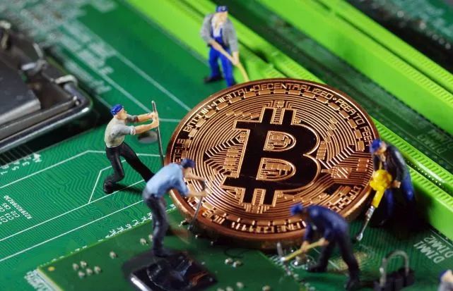 比特币炒到5.5万美元，总市值排名天下第六，会成为谁的“财富盛宴”？5