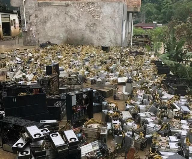 投资15亿买比特币,现在资产缩水150亿,马斯克炒币玩脱了19 投资15亿买比特币,现在资产缩水150亿,马斯克炒币玩脱了19
